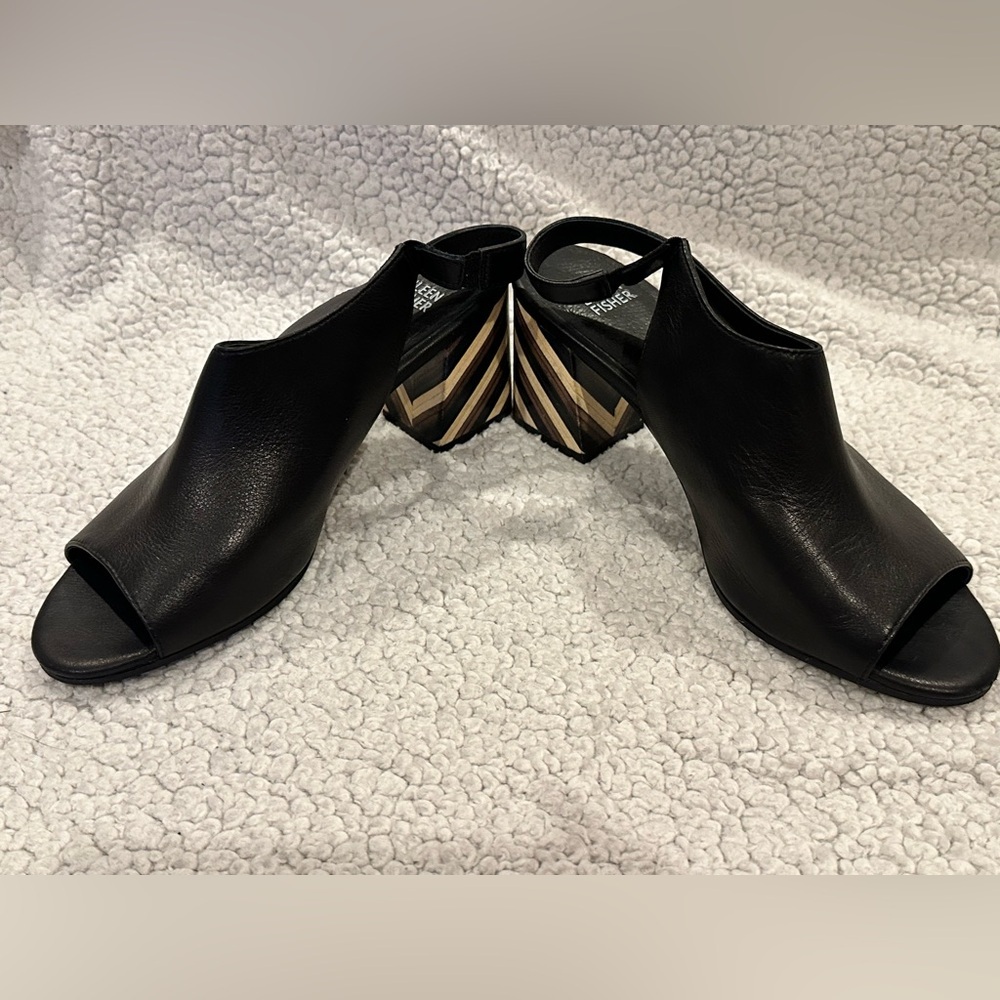 Eileen Fisher Bobbie Italian Leather Slingback Heels - Picture 6 of 14
